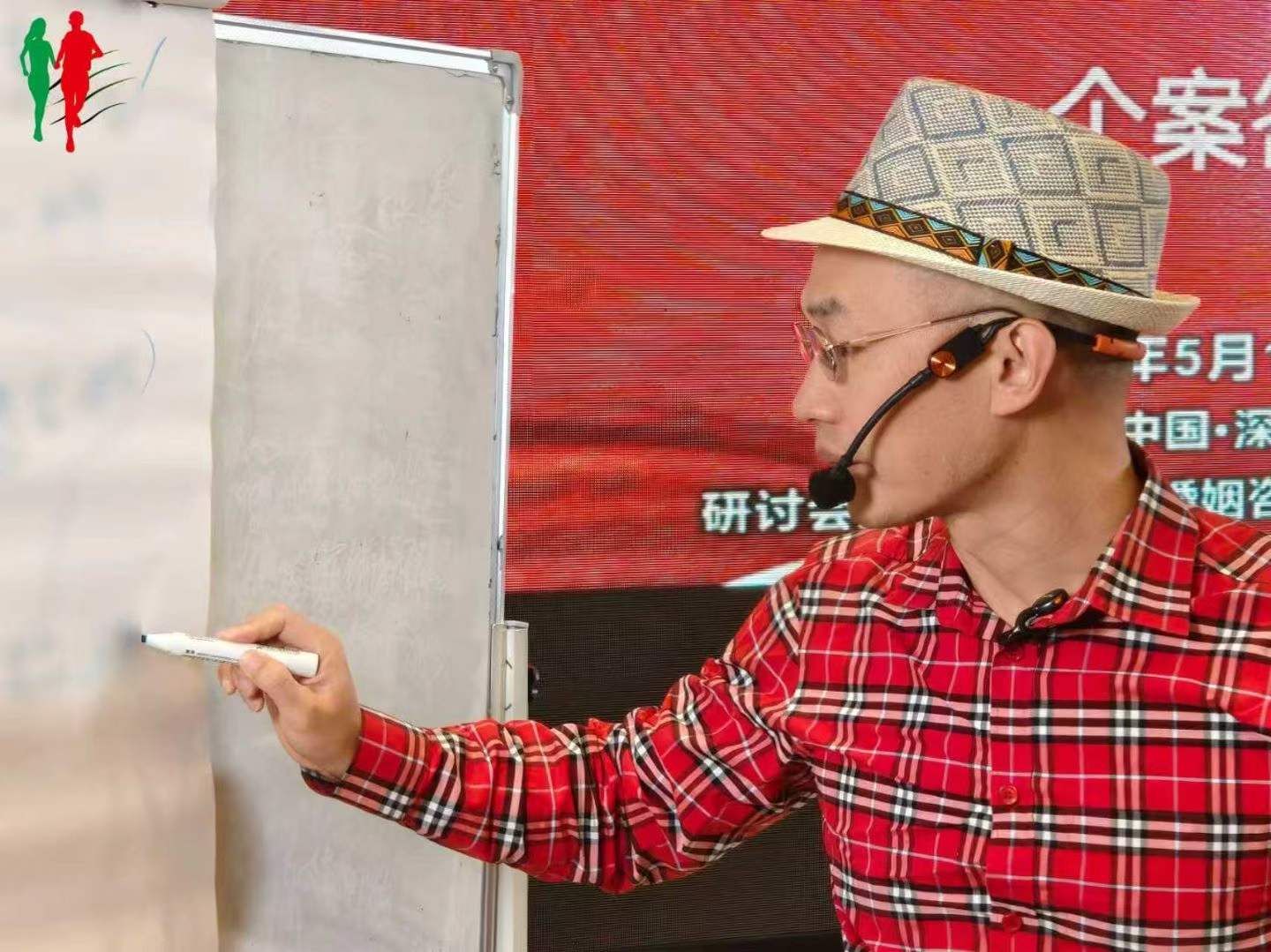 老公出轨一年后,我不再追问“要那个女人还是要家”,而是把痛苦全部还给他