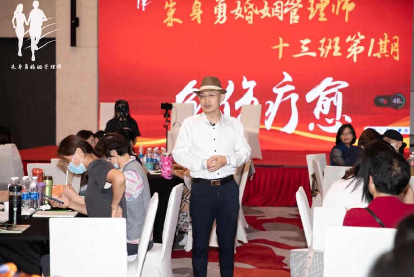 单亲妈妈带俩孩子，外加50万的账，到底该怎么活？