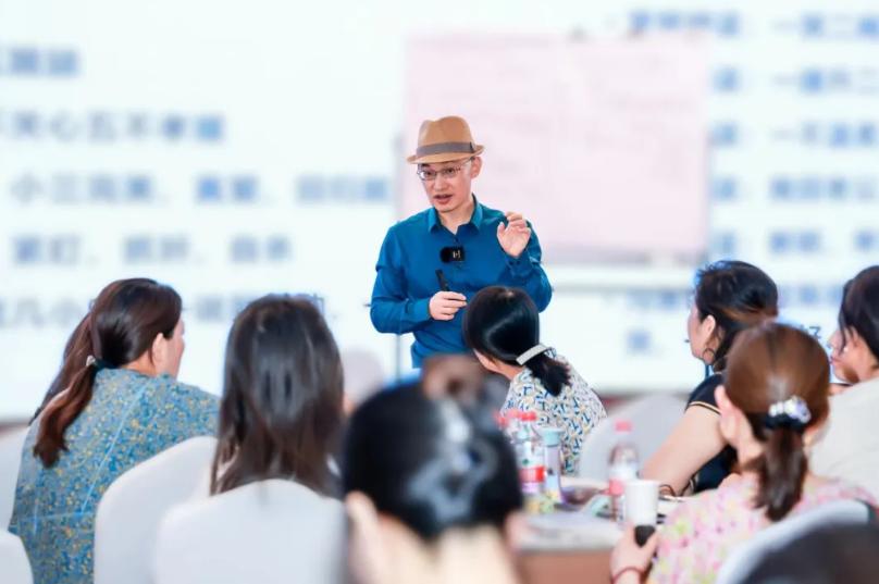 男人为了第三者,会用这4招折磨原配妻子